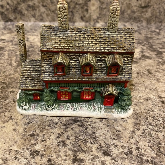 MINIATURE CHRISTMAS VILLAGE - Picture 3 of 9